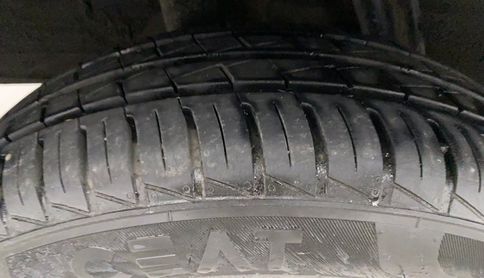 2021 Renault Kwid RXT 1.0 AMT (O), Petrol, Automatic, 7,134 km, Right Rear Tyre Tread