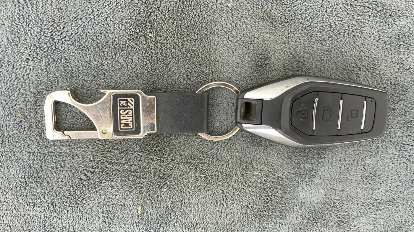 2021 Mahindra XUV500 W9, Diesel, Manual, 28,692 km, Key Close Up