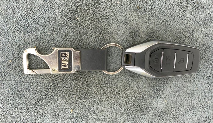2021 Mahindra XUV500 W9, Diesel, Manual, 28,692 km, Key Close Up