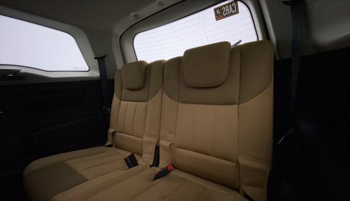 2021 Mahindra XUV500 W9, Diesel, Manual, 28,692 km, Third Seat Row ( optional )
