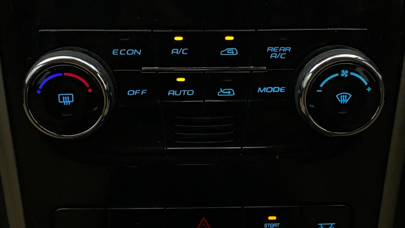 2021 Mahindra XUV500 W9, Diesel, Manual, 28,692 km, Automatic Climate Control
