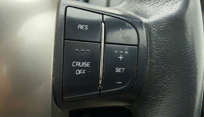 2021 Mahindra XUV500 W9, Diesel, Manual, 28,692 km, Adaptive Cruise Control