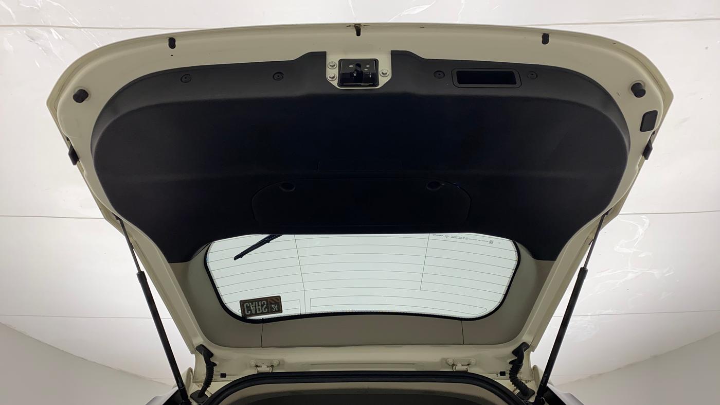 2021 Mahindra XUV500 W9, Diesel, Manual, 28,692 km, Boot Door Open