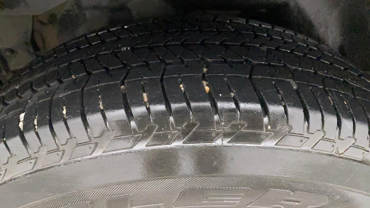 2021 Mahindra XUV500 W9, Diesel, Manual, 28,692 km, Right Rear Tyre Tread