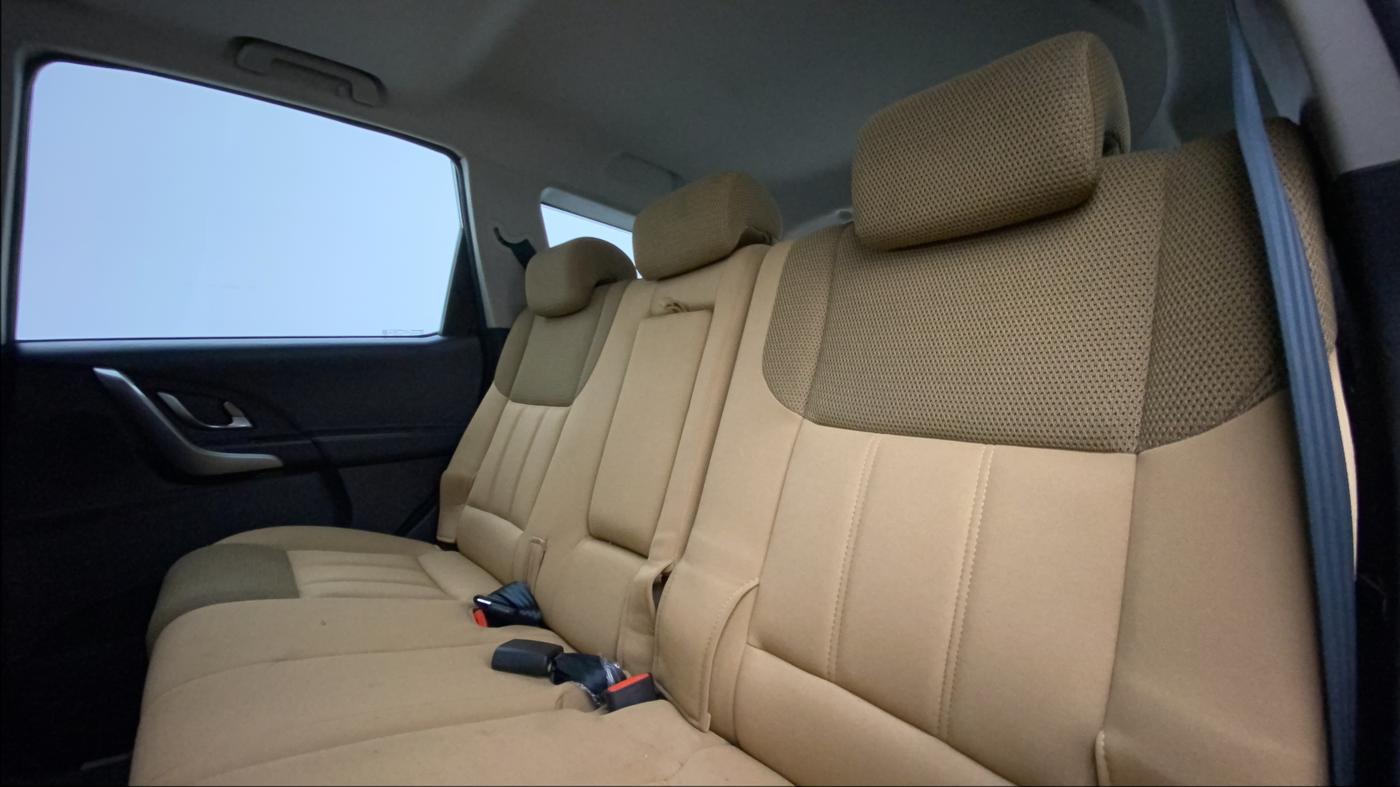 2021 Mahindra XUV500 W9, Diesel, Manual, 28,692 km, Right Side Rear Door Cabin
