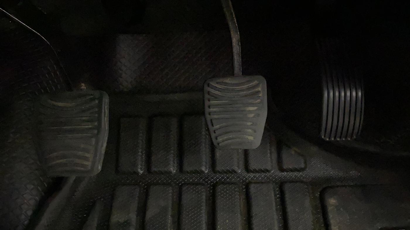 2021 Mahindra XUV500 W9, Diesel, Manual, 28,692 km, Pedals