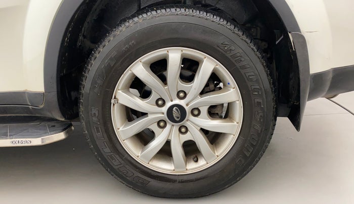 2021 Mahindra XUV500 W9, Diesel, Manual, 28,692 km, Left Rear Wheel