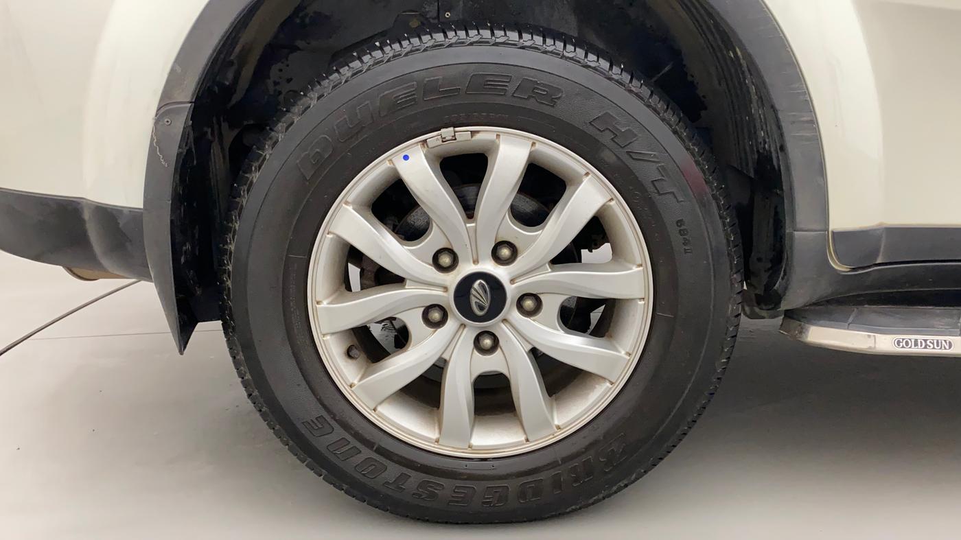 2021 Mahindra XUV500 W9, Diesel, Manual, 28,692 km, Right Rear Wheel