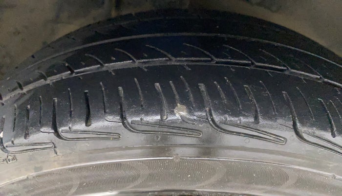 2013 Maruti Alto K10 VXI, Petrol, Manual, 50,467 km, Right Front Tyre Tread