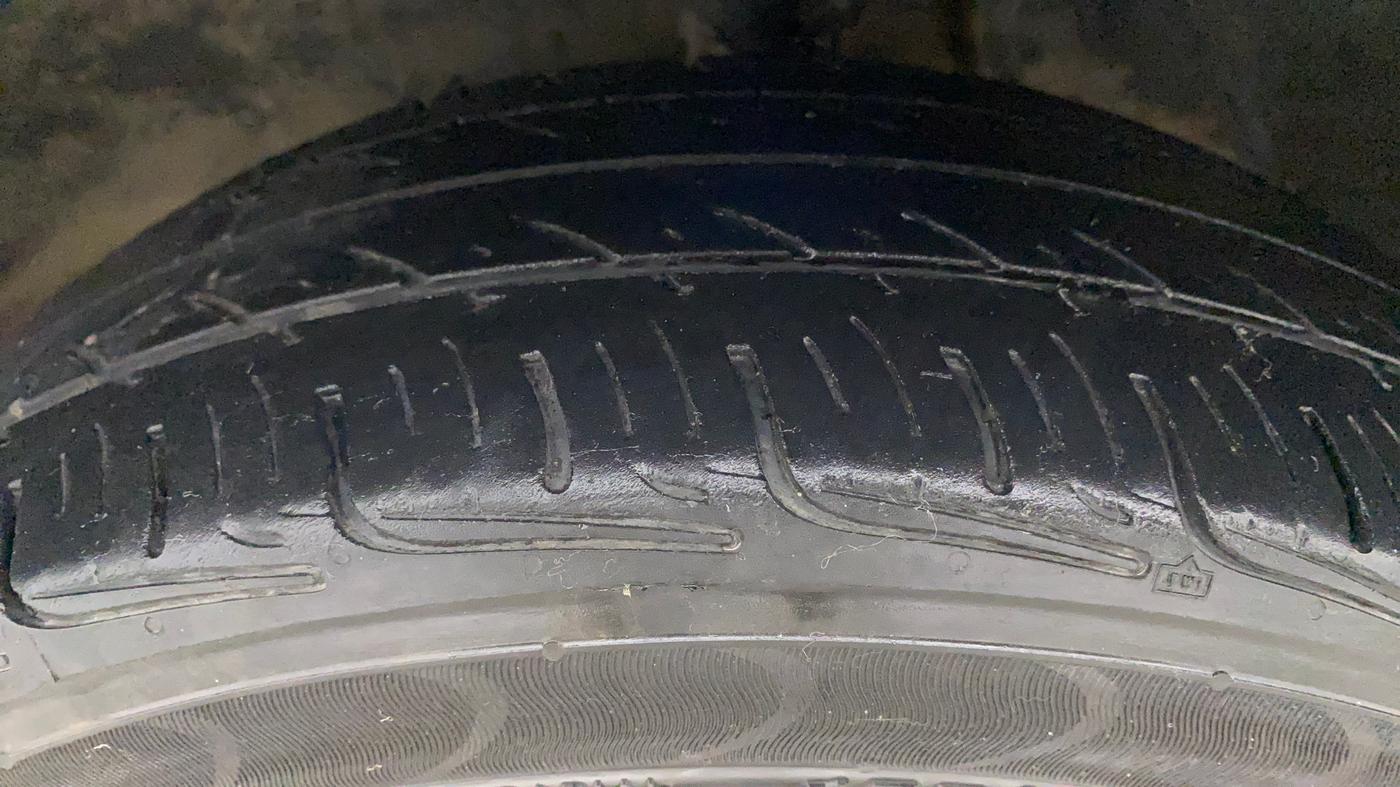 2013 Maruti Alto K10 VXI, Petrol, Manual, 50,467 km, Left Front Tyre Tread