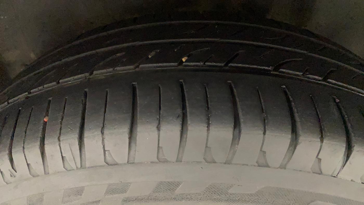 2016 Volkswagen Polo HIGHLINE1.5L, Diesel, Manual, 88,018 km, Left Rear Tyre Tread