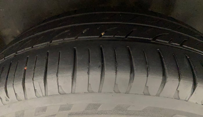 2016 Volkswagen Polo HIGHLINE1.5L, Diesel, Manual, 88,018 km, Left Rear Tyre Tread