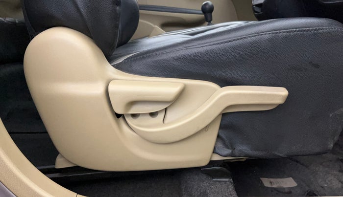 2015 Honda Brio S MT, Petrol, Manual, 26,860 km, Driver Side Adjustment Panel