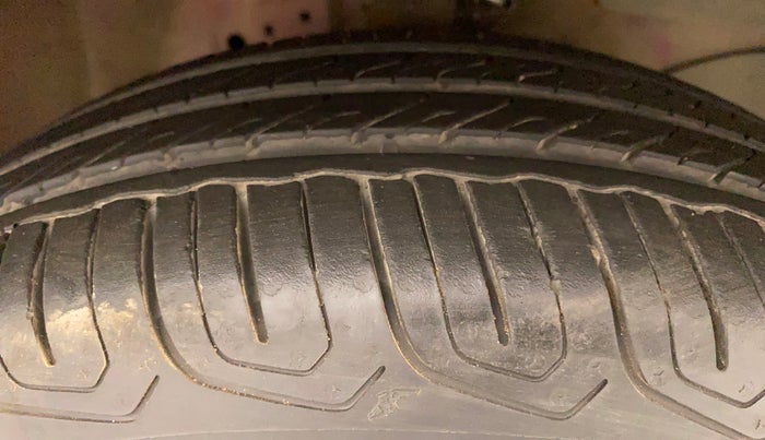 2012 Honda Brio S MT, Petrol, Manual, 41,098 km, Right Front Tyre Tread