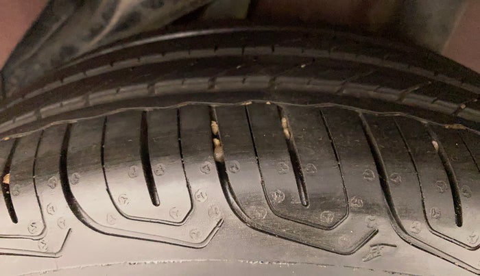 2012 Honda Brio S MT, Petrol, Manual, 41,098 km, Left Rear Tyre Tread