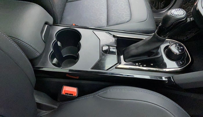 2022 Tata Safari XZA PLUS DARK EDITION, Diesel, Automatic, 31,292 km, Gear Lever