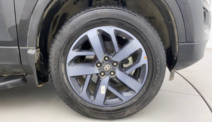 2022 Tata Safari XZA PLUS DARK EDITION, Diesel, Automatic, 31,292 km, Right Front Wheel