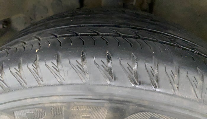 2022 Tata Safari XZA PLUS DARK EDITION, Diesel, Automatic, 31,292 km, Left Front Tyre Tread