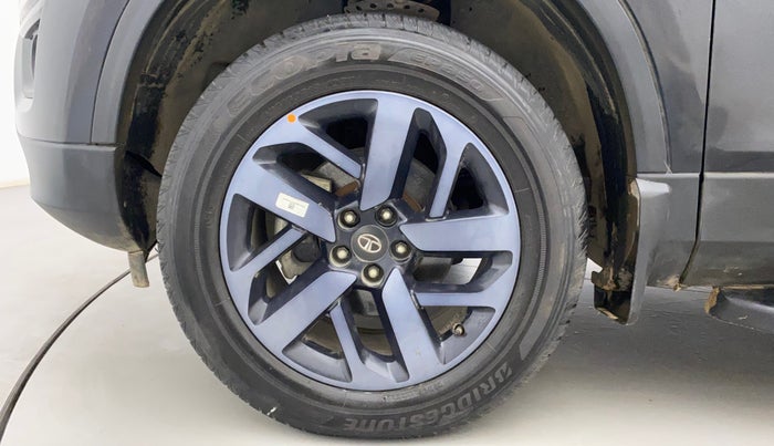 2022 Tata Safari XZA PLUS DARK EDITION, Diesel, Automatic, 31,292 km, Left Front Wheel