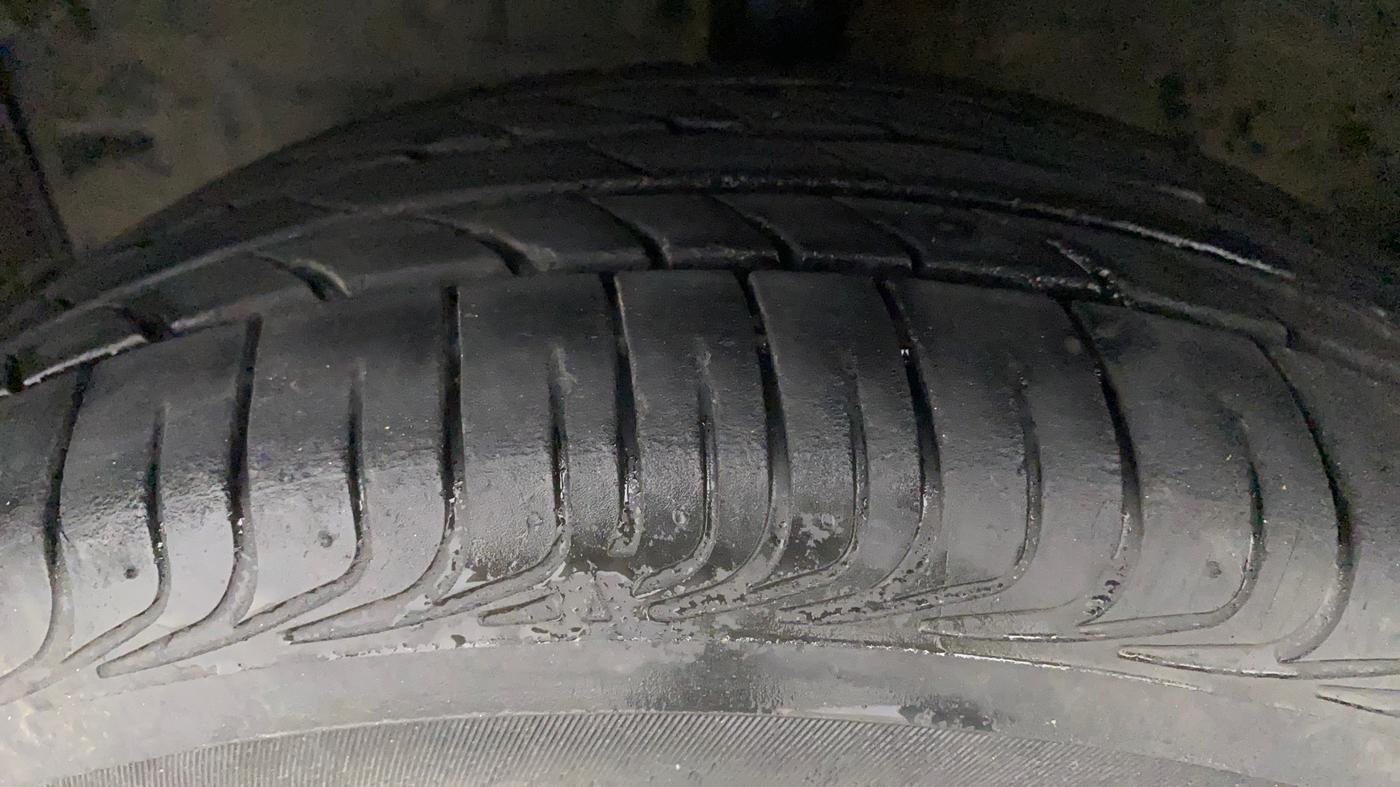 2015 Toyota Etios CROSS 1.2 G, Petrol, Manual, 58,211 km, Left Front Tyre Tread