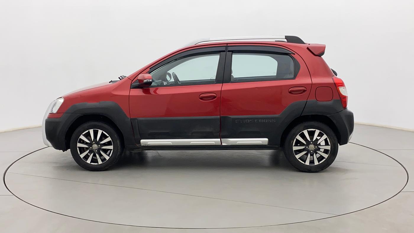 2015 Toyota Etios CROSS 1.2 G, Petrol, Manual, 58,211 km, Left Side