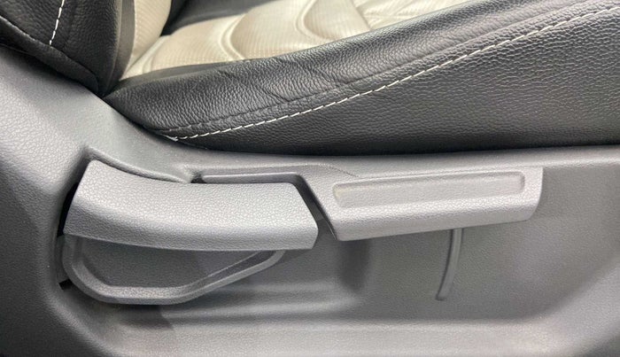 2021 Hyundai AURA SX PLUS 1.2 AMT, Petrol, Automatic, 8,862 km, Driver Side Adjustment Panel