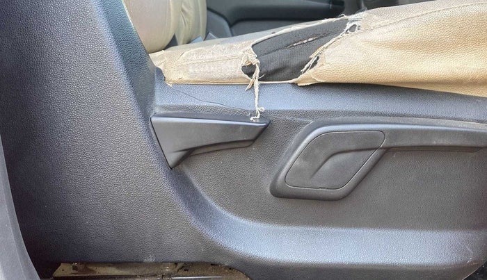 2018 Mahindra KUV 100 NXT K4+ P 6 STR, Petrol, Manual, 23,196 km, Driver Side Adjustment Panel