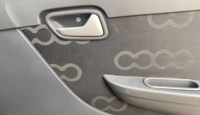 2015 Maruti Alto 800 LXI, Petrol, Manual, 80,006 km, Driver Side Door Panels Control