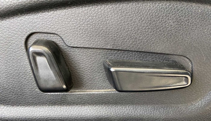 2019 KIA SELTOS HTX PLUS AT1.5 DIESEL, Diesel, Automatic, 1,25,765 km, Driver Side Adjustment Panel