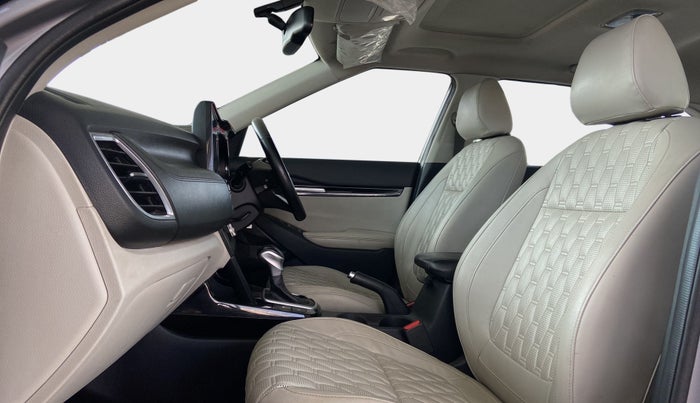 2019 KIA SELTOS HTX PLUS AT1.5 DIESEL, Diesel, Automatic, 1,25,765 km, Right Side Front Door Cabin