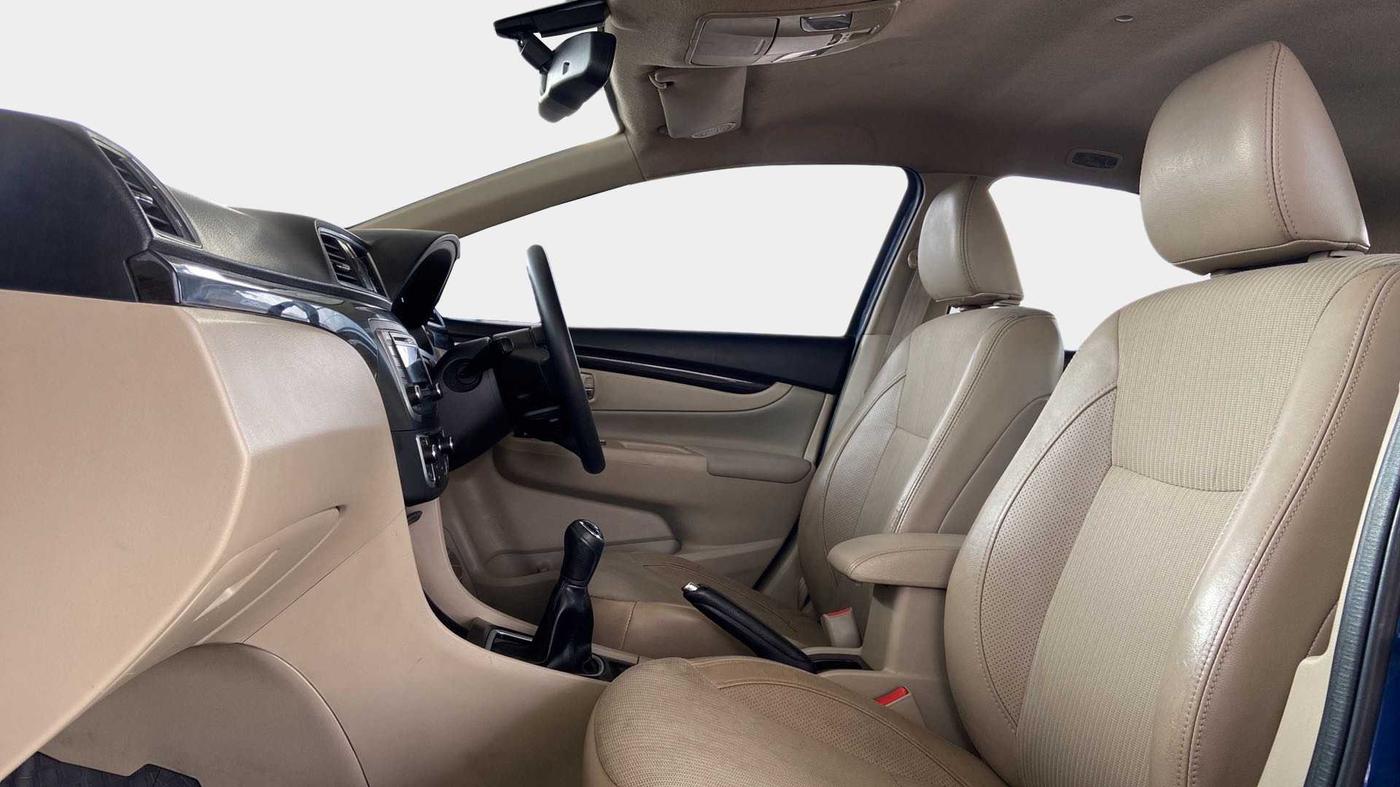 2018 Maruti Ciaz ZETA 1.4  MT PETROL, Petrol, Manual, 95,071 km, Right Side Front Door Cabin