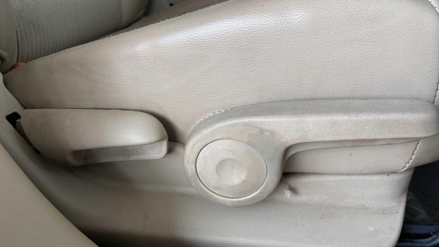 2018 Maruti Ciaz ZETA 1.4  MT PETROL, Petrol, Manual, 95,071 km, Driver Side Adjustment Panel