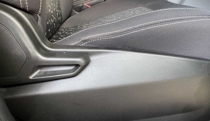 2021 Tata Tiago XT PETROL, Petrol, Manual, 7,453 km, Driver Side Adjustment Panel