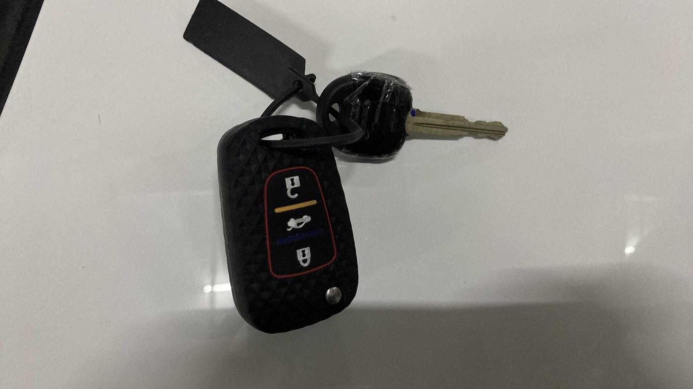 2015 Hyundai i10 SPORTZ 1.1, Petrol, Manual, 59,687 km, Key Close Up