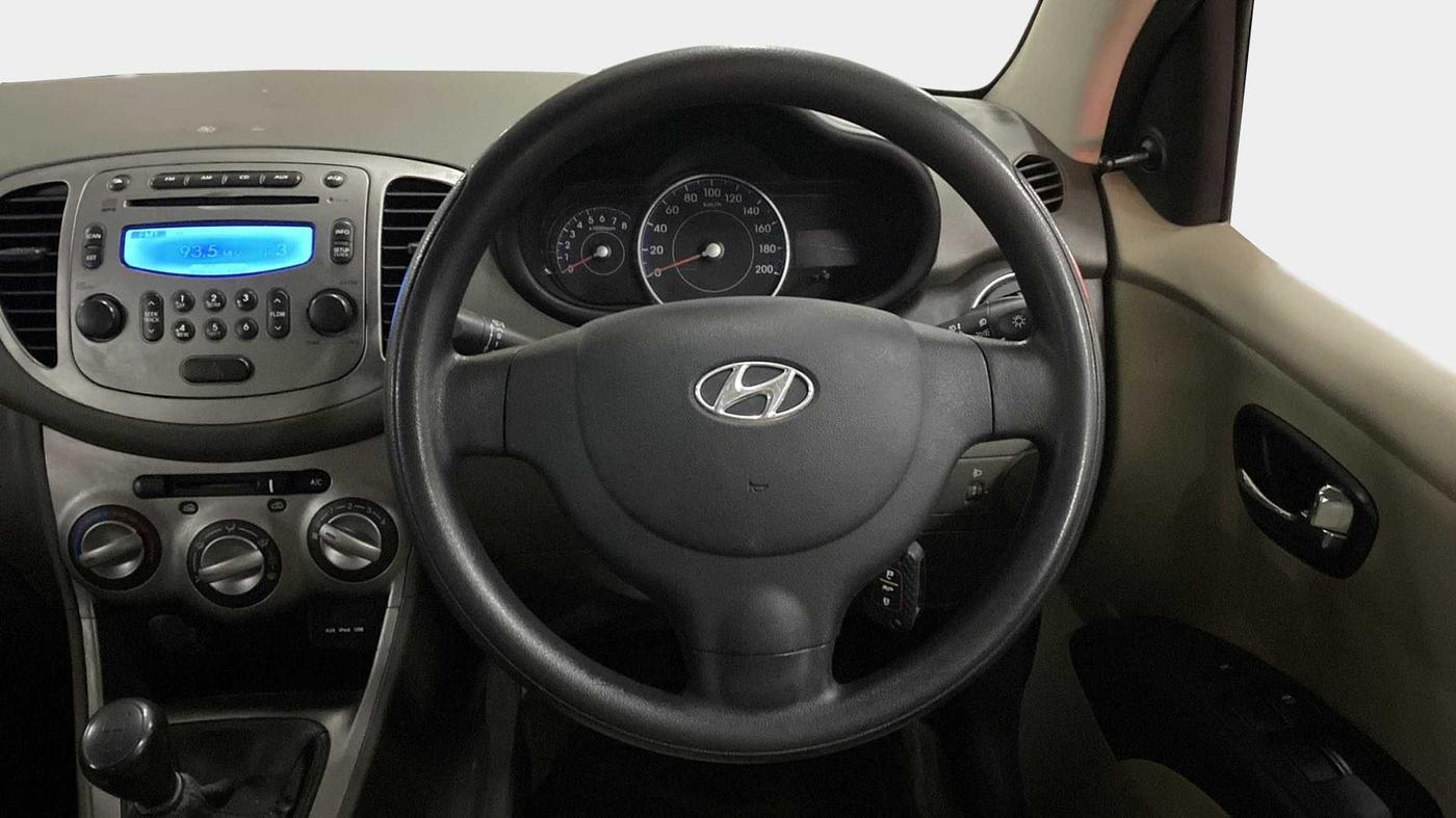2015 Hyundai i10 SPORTZ 1.1, Petrol, Manual, 59,687 km, Steering Wheel Close Up
