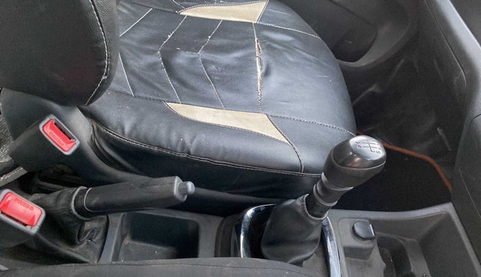 2016 Renault Kwid RXT 0.8, CNG, Manual, 69,083 km, Gear Lever