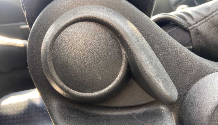 2017 Nissan Micra XV CVT, CNG, Automatic, 59,544 km, Driver Side Adjustment Panel