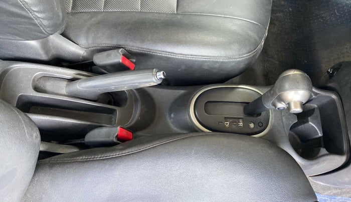 2017 Nissan Micra XV CVT, CNG, Automatic, 59,544 km, Gear Lever