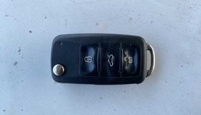 2013 Volkswagen Vento HIGHLINE 1.6 MPI, Petrol, Manual, 66,037 km, Key Close Up