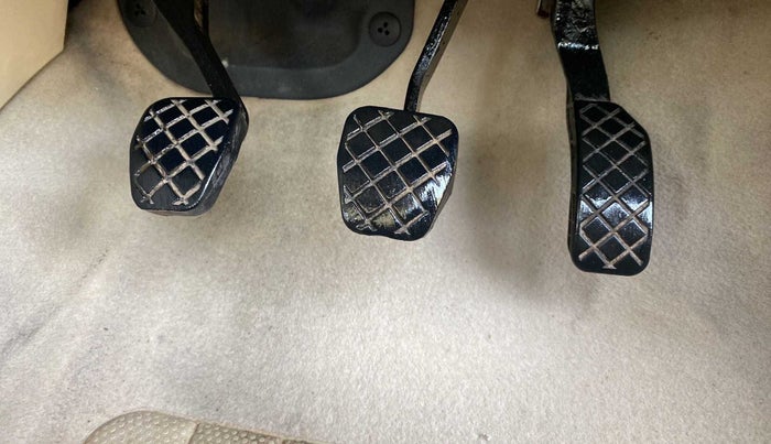 2013 Volkswagen Vento HIGHLINE 1.6 MPI, Petrol, Manual, 66,037 km, Pedals