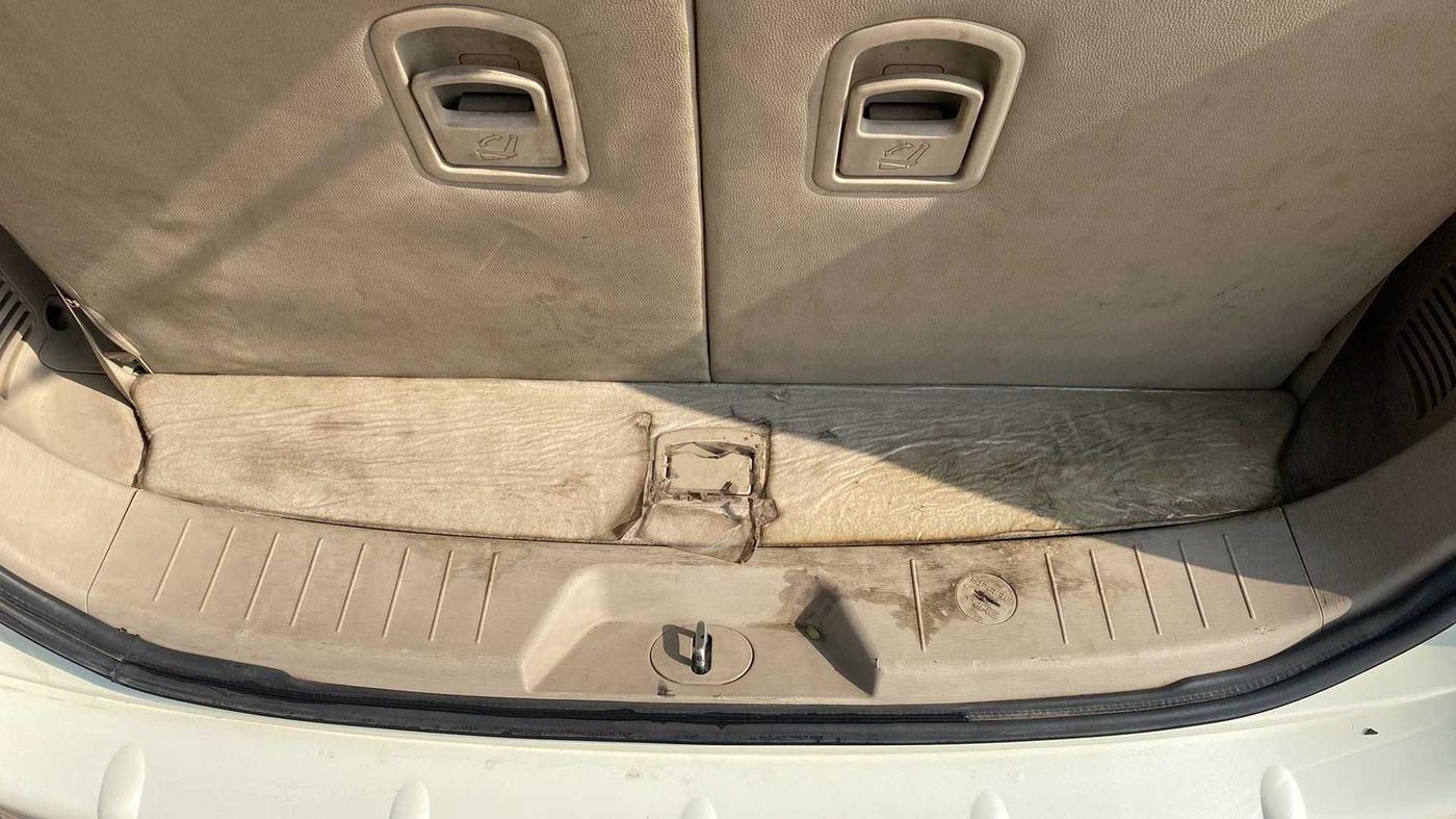 2015 Mahindra XUV500 W4, Diesel, Manual, 42,179 km, Boot Inside