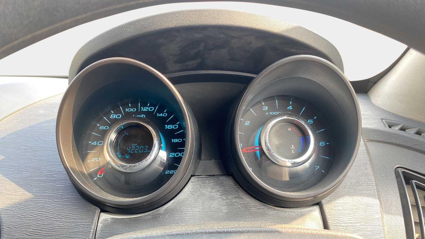 2015 Mahindra XUV500 W4, Diesel, Manual, 42,179 km, Odometer Image