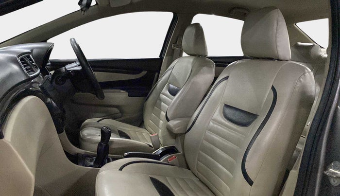 2016 Maruti Ciaz VXI, Petrol, Manual, 50,252 km, Right Side Front Door Cabin