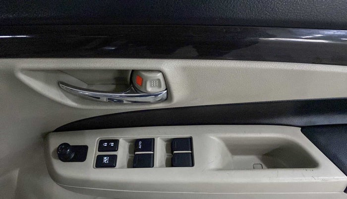 2016 Maruti Ciaz VXI, Petrol, Manual, 50,252 km, Driver Side Door Panels Control