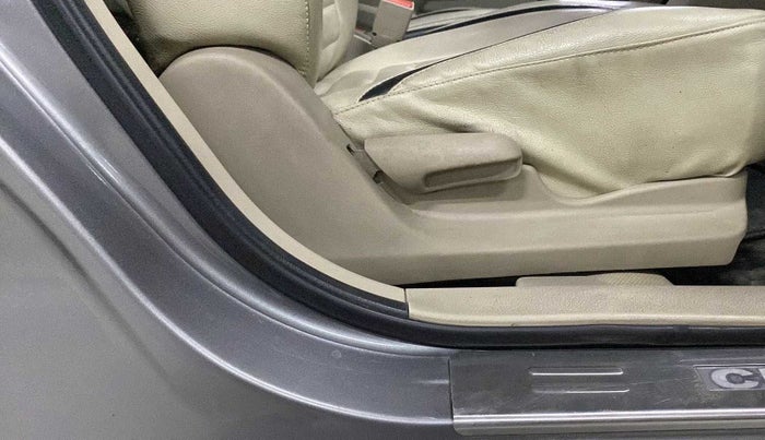 2016 Maruti Ciaz VXI, Petrol, Manual, 50,252 km, Driver Side Adjustment Panel