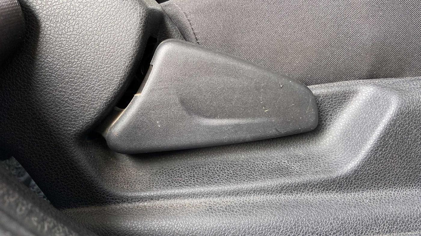 2018 Renault Kwid RXT 1.0 (O), Petrol, Manual, 44,204 km, Driver Side Adjustment Panel