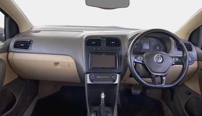 2015 Volkswagen Vento HIGHLINE 1.5 AT, Diesel, Automatic, 68,612 km, Dashboard