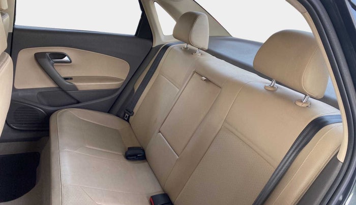 2015 Volkswagen Vento HIGHLINE 1.5 AT, Diesel, Automatic, 68,612 km, Right Side Rear Door Cabin