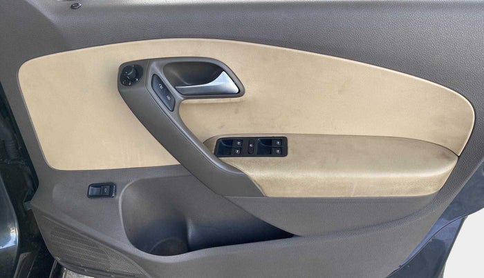 2015 Volkswagen Vento HIGHLINE 1.5 AT, Diesel, Automatic, 68,612 km, Driver Side Door Panels Control