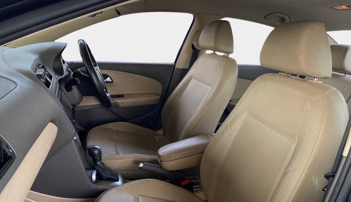 2015 Volkswagen Vento HIGHLINE 1.5 AT, Diesel, Automatic, 68,612 km, Right Side Front Door Cabin